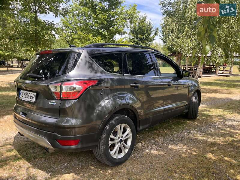 Внедорожник / Кроссовер Ford Escape 2017 в Черновцах