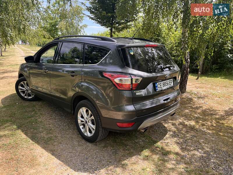 Внедорожник / Кроссовер Ford Escape 2017 в Черновцах