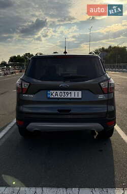 Внедорожник / Кроссовер Ford Escape 2018 в 