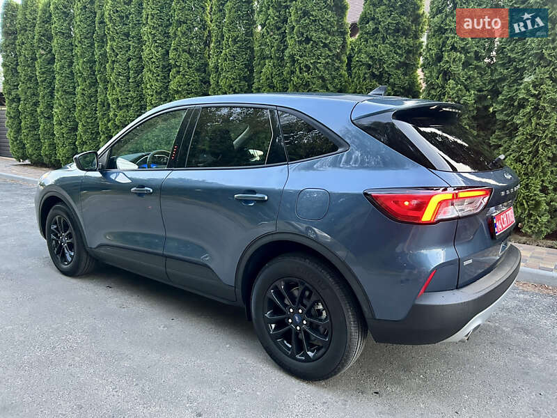 Внедорожник / Кроссовер Ford Escape 2020 в 