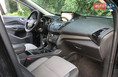Внедорожник / Кроссовер Ford Escape 2016 в 