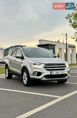 Позашляховик / Кросовер Ford Escape 2017 в Мукачевому