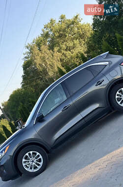 Внедорожник / Кроссовер Ford Escape 2019 в 