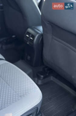 Внедорожник / Кроссовер Ford Escape 2019 в 