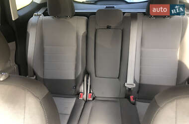 Позашляховик / Кросовер Ford Escape 2015 в 