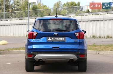 Внедорожник / Кроссовер Ford Escape 2019 в 