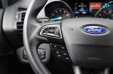 Внедорожник / Кроссовер Ford Escape 2019 в 