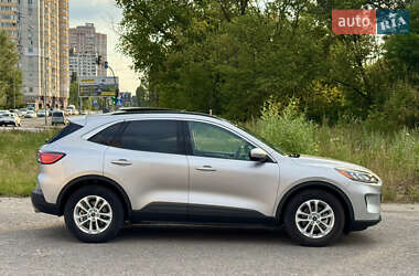 Внедорожник / Кроссовер Ford Escape 2020 в 