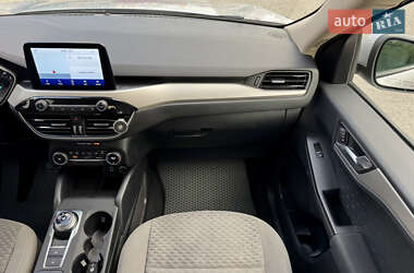 Внедорожник / Кроссовер Ford Escape 2020 в 