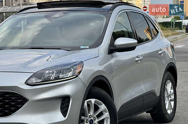 Внедорожник / Кроссовер Ford Escape 2020 в 