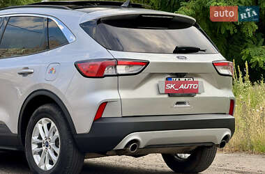 Внедорожник / Кроссовер Ford Escape 2020 в 