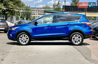 Внедорожник / Кроссовер Ford Escape 2016 в 