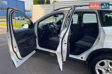 Внедорожник / Кроссовер Ford Escape 2018 в 