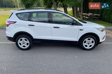 Внедорожник / Кроссовер Ford Escape 2018 в 