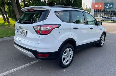 Внедорожник / Кроссовер Ford Escape 2018 в 