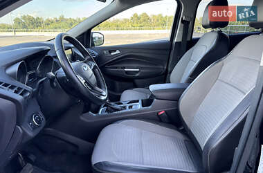 Позашляховик / Кросовер Ford Escape 2016 в 