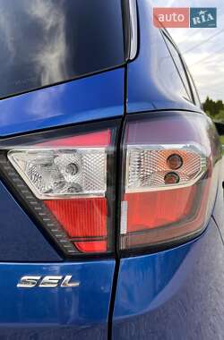 Внедорожник / Кроссовер Ford Escape 2018 в 