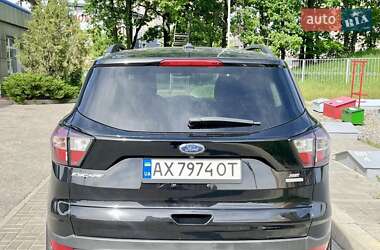 Внедорожник / Кроссовер Ford Escape 2018 в 