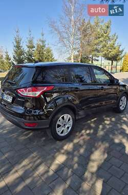 Внедорожник / Кроссовер Ford Escape 2015 в 