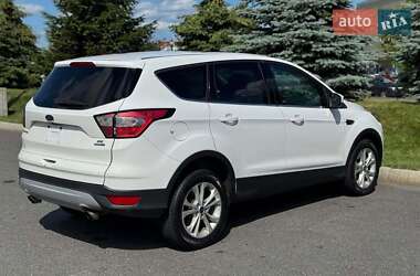 Внедорожник / Кроссовер Ford Escape 2017 в Львове