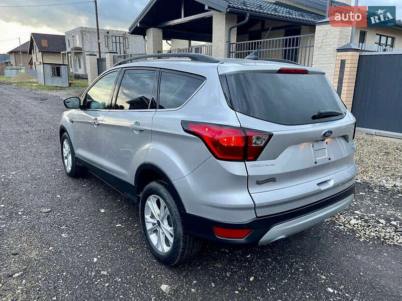 Внедорожник / Кроссовер Ford Escape 2019 в Киеве