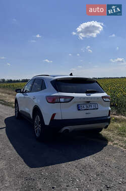Внедорожник / Кроссовер Ford Escape 2021 в 