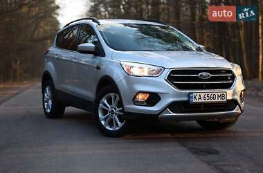 Позашляховик / Кросовер Ford Escape 2018 в 
