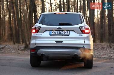 Позашляховик / Кросовер Ford Escape 2018 в 
