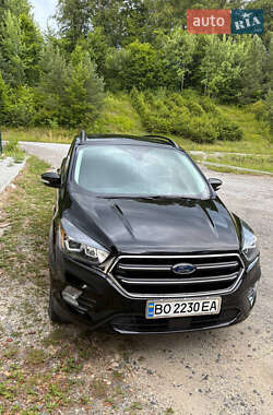Позашляховик / Кросовер Ford Escape 2016 в 