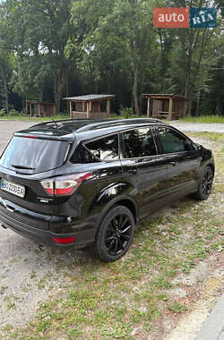Позашляховик / Кросовер Ford Escape 2016 в 