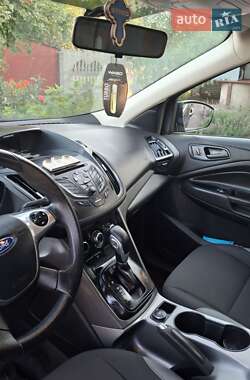 Внедорожник / Кроссовер Ford Escape 2015 в 