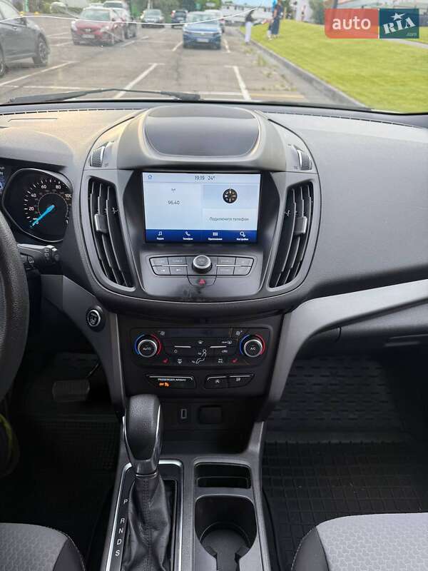 Внедорожник / Кроссовер Ford Escape 2018 в Броварах