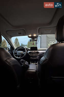 Внедорожник / Кроссовер Ford Escape 2022 в 