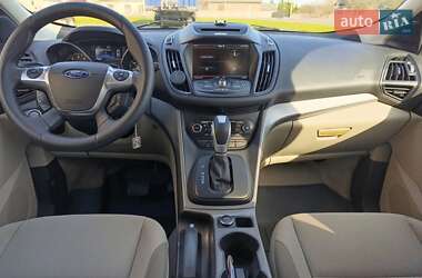 Внедорожник / Кроссовер Ford Escape 2014 в 
