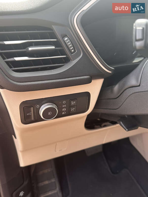 Внедорожник / Кроссовер Ford Escape 2021 в Киеве