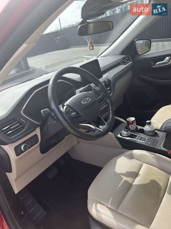Внедорожник / Кроссовер Ford Escape 2021 в Киеве