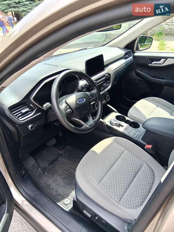 Позашляховик / Кросовер Ford Escape 2019 в Черкасах