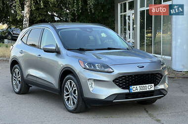 Внедорожник / Кроссовер Ford Escape 2021 в 