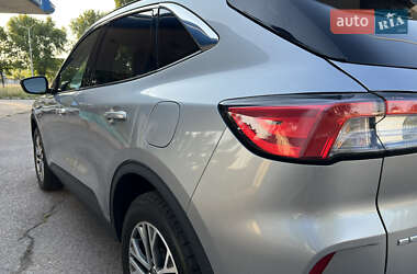 Внедорожник / Кроссовер Ford Escape 2021 в 