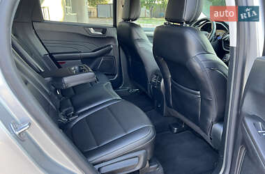 Внедорожник / Кроссовер Ford Escape 2021 в 
