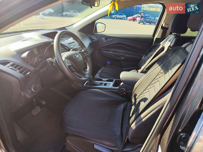 Позашляховик / Кросовер Ford Escape 2017 в Запоріжжі
