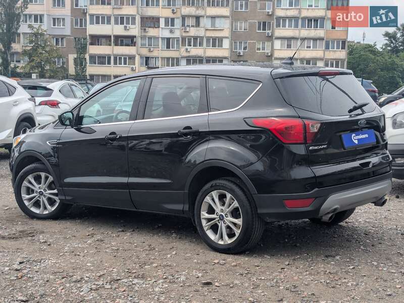 Внедорожник / Кроссовер Ford Escape 2018 в Киеве