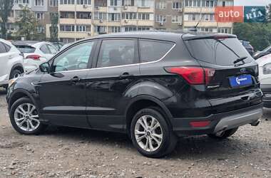 Внедорожник / Кроссовер Ford Escape 2018 в 