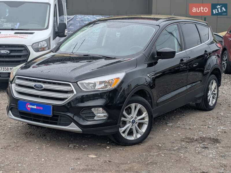 Внедорожник / Кроссовер Ford Escape 2018 в 