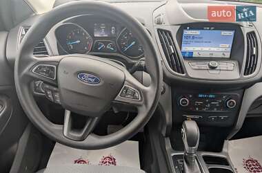Внедорожник / Кроссовер Ford Escape 2018 в 