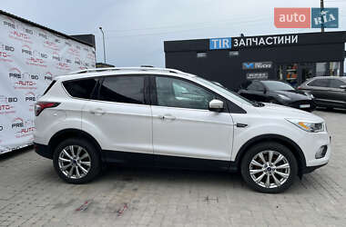Внедорожник / Кроссовер Ford Escape 2016 в 