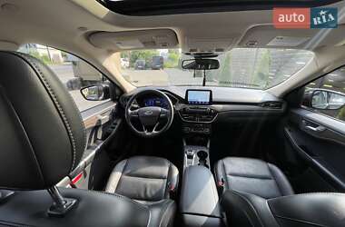 Внедорожник / Кроссовер Ford Escape 2020 в 