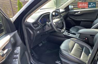 Внедорожник / Кроссовер Ford Escape 2020 в 