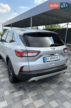 Внедорожник / Кроссовер Ford Escape 2019 в 