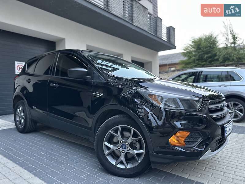 Внедорожник / Кроссовер Ford Escape 2019 в 